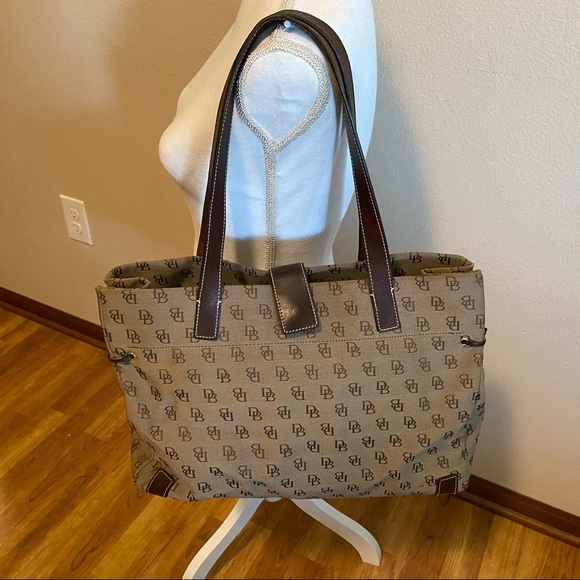 Large Dooney & Bourke Tote - Picture 7 of 9